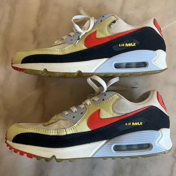 Nike Other - Men’s Nike Air Max 90  set to rise lemon drop size 10